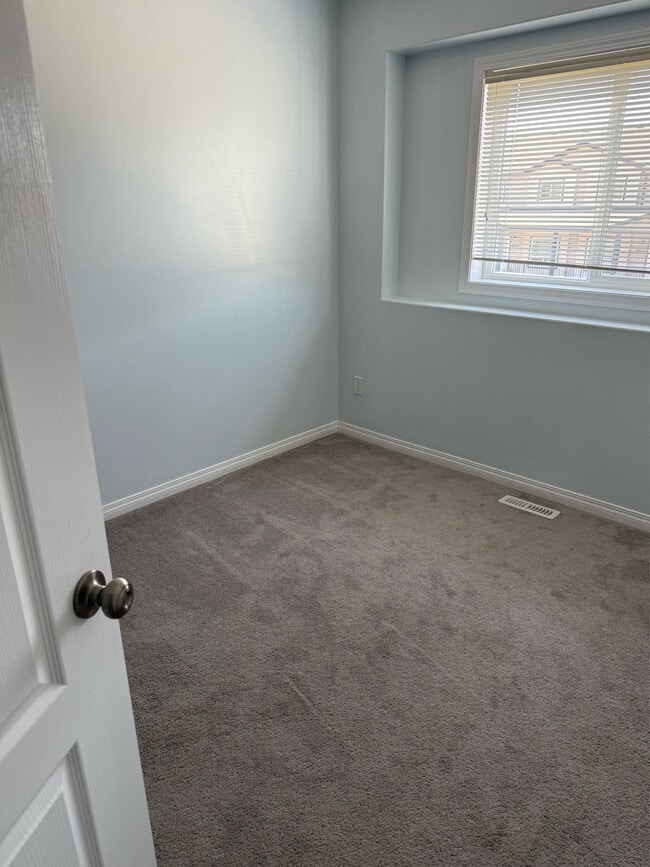 Photo - 3814 Dewdney Ave E