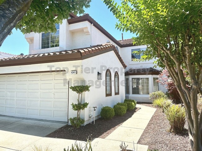 Building Photo - Beautiful 3 Bed / 2.5 Bath / 2,211 Sqft Sa... Rental