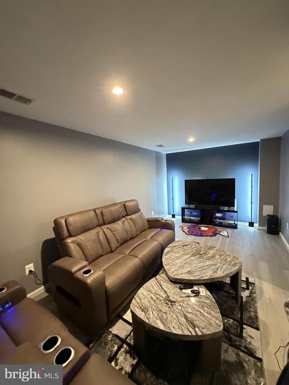 Photo - 174 Ontario Dr