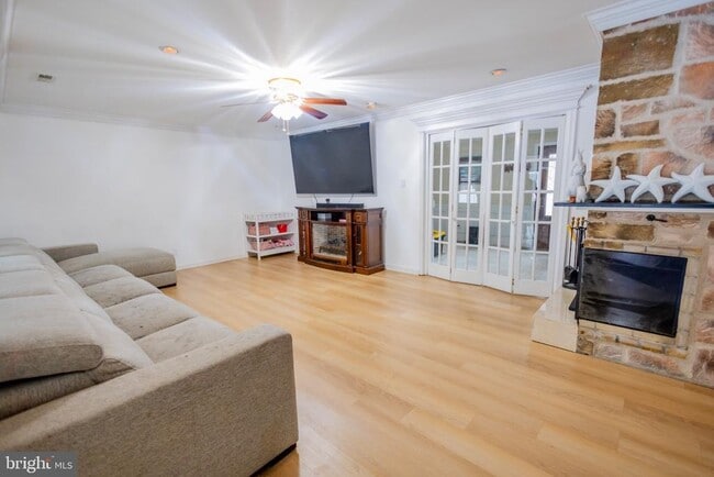 Photo - 24 Rose Apple Rd