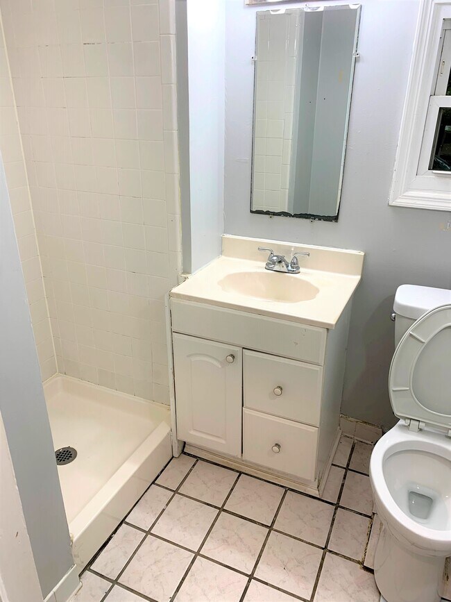 Photo - 1080 Curran St NW