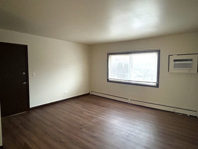 Photo - 1300 Getzelman Dr Unit 6