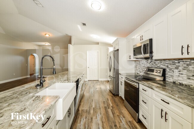 Photo - 637 Sunway Ln