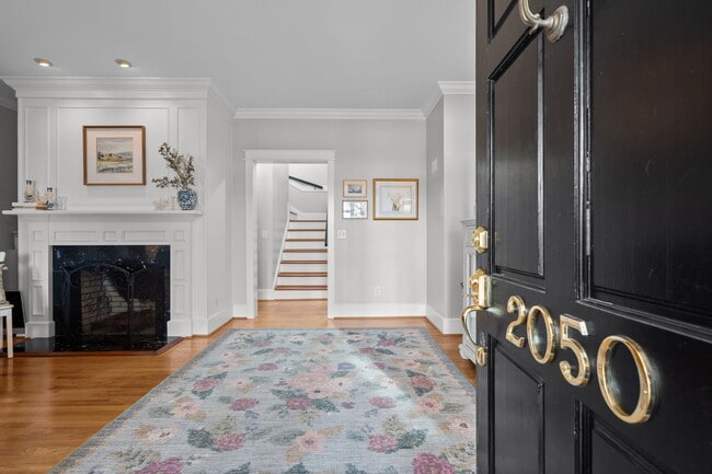 Photo - 2050 Midland Rd