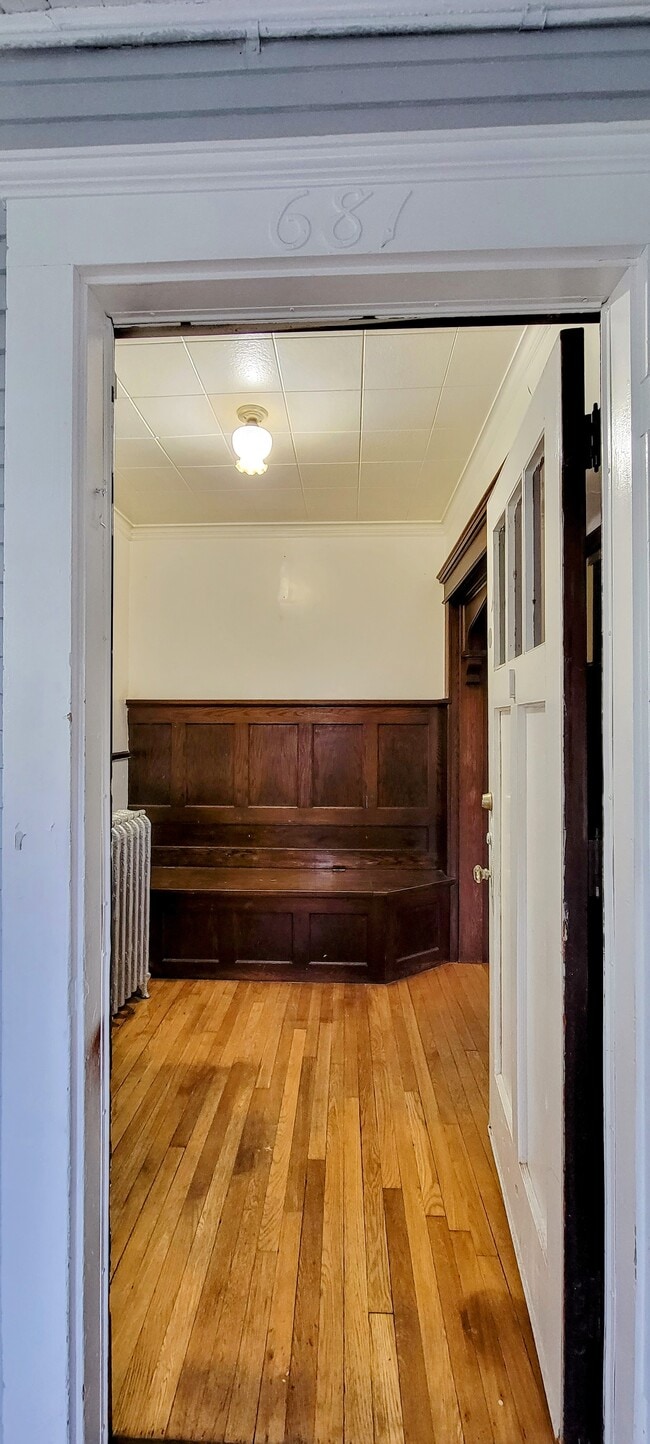 Entry Way - 681 Lawson Ave E Unit 1