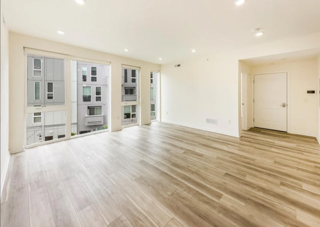 Photo - 1667 N 5th St Unit 303C