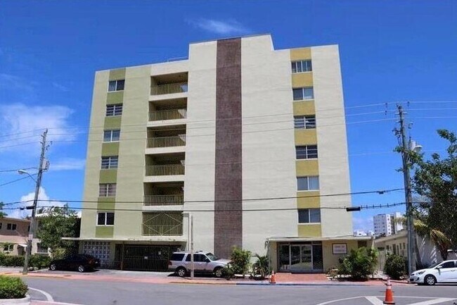 Building Photo - 8001 Crespi Blvd Unit 5c