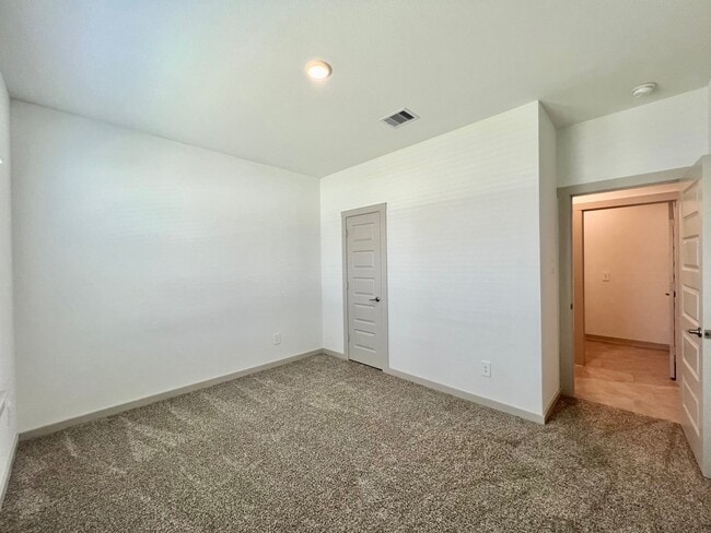 Building Photo - 28907 Yachting Pt Ct