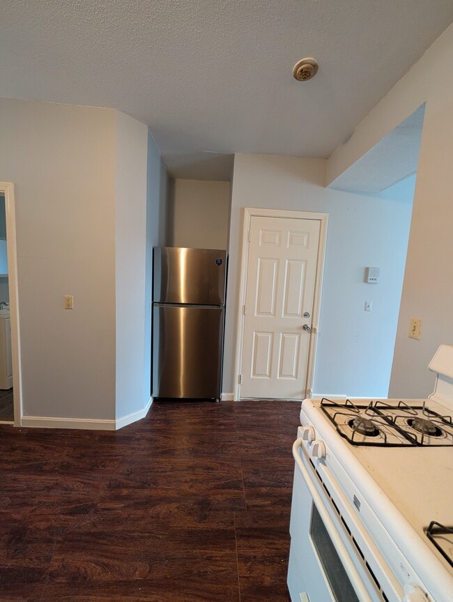 Photo - 56 Elm St Unit 1L