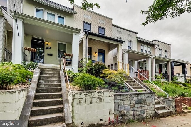 Photo - 1749 L St NE