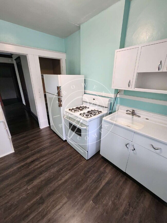 Photo - 1 bedroom includes all utilities and appli... Unit 4R