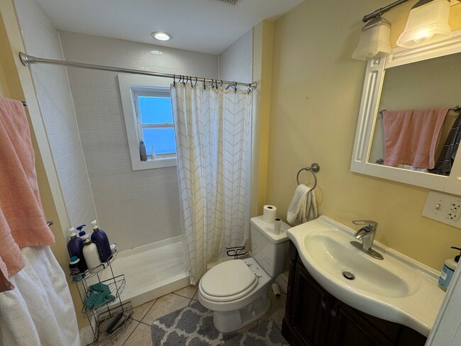 Photo - 208 Holland St Unit 2