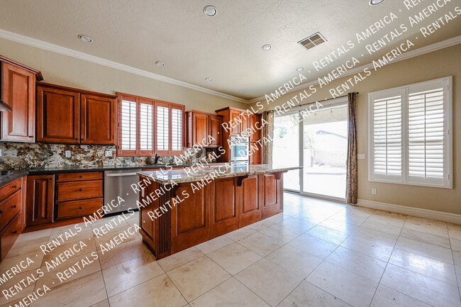 Photo - 2211 W Olive Way