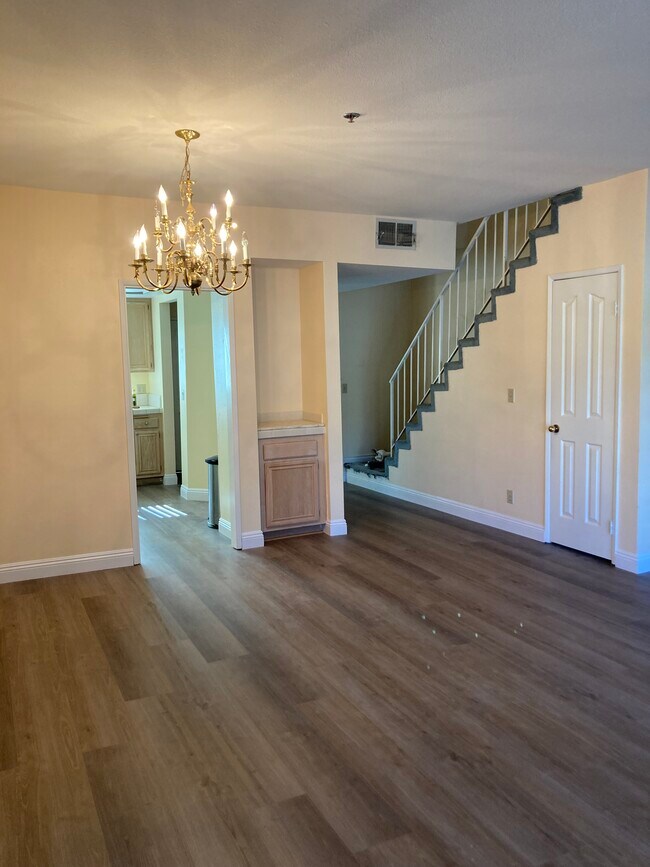 Photo - 2706 Honolulu Ave Unit 209