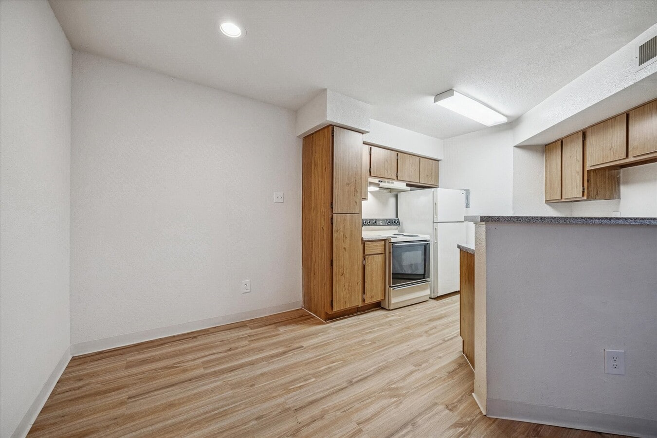 Photo - 1660 W T C Jester Blvd Unidad 507