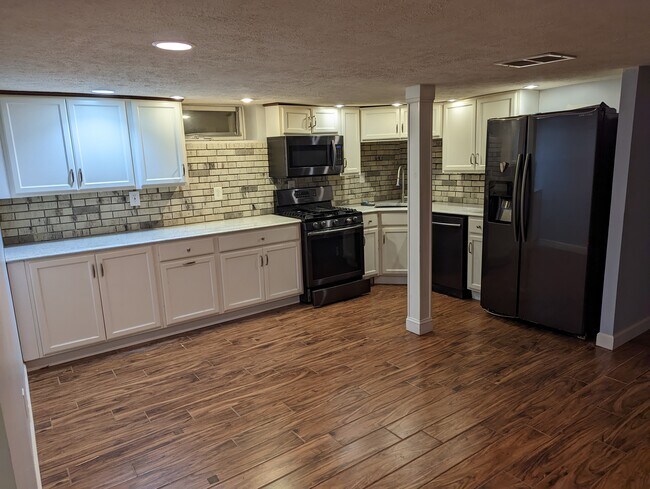 Downstairs Kitchen - 1308 Wright St Unit Main