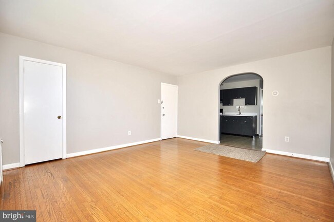 Photo - 8035 Pine Rd
