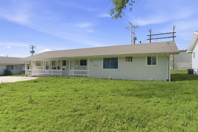Building Photo - 1017 W Washita St Unit 2