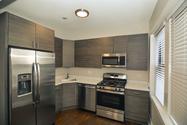 Photo - 2230 N Sawyer Unit W2