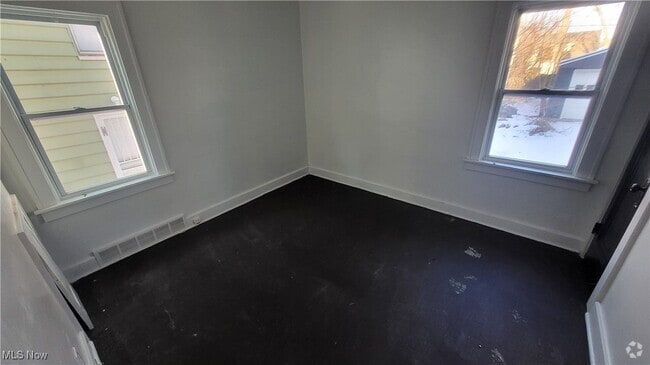 Building Photo - 1721 Cliffview Rd Unit Upper Rental