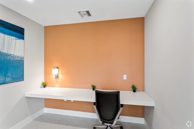 Centro de negocios - Avery Lake Worth Beach