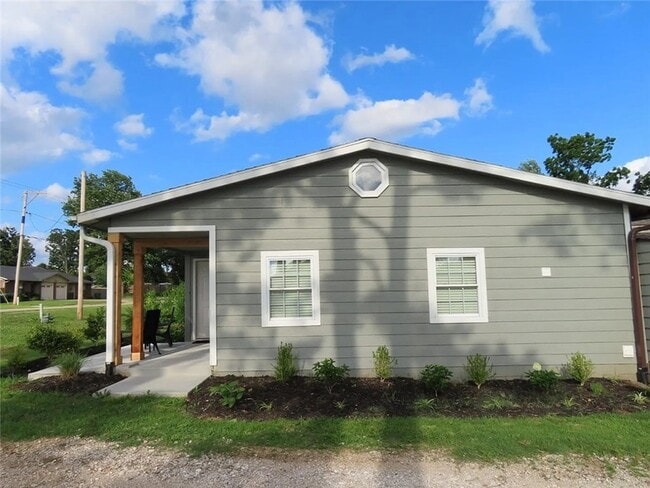 Photo - 1106 W Olrich St
