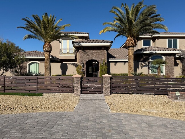 COMING SOON! LUXURY 6BD/7BA/6GR HOME W/ RV... - COMING SOON! LUXURY 6BD/7BA/6GR HOME W/ RV...