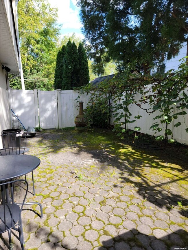 Photo - 347 Marinette St