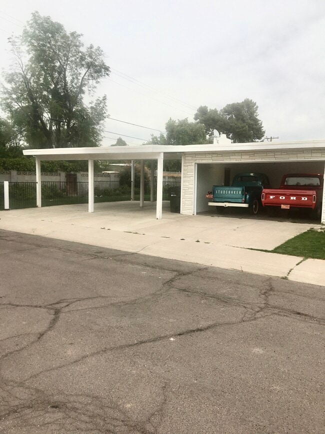 Photo - 302 E El Caminito Dr