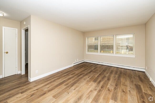 1BR, 1BA - 510SF - Living Room