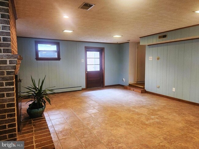 Photo - 47 Old Bonifant Rd