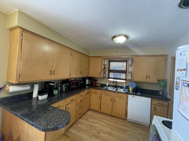 Photo - 4106 E 3rd St