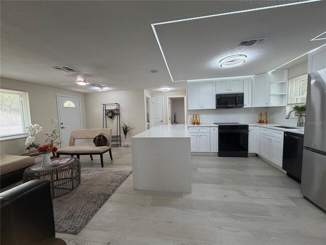 Photo - 6338 Aberdeen Ave
