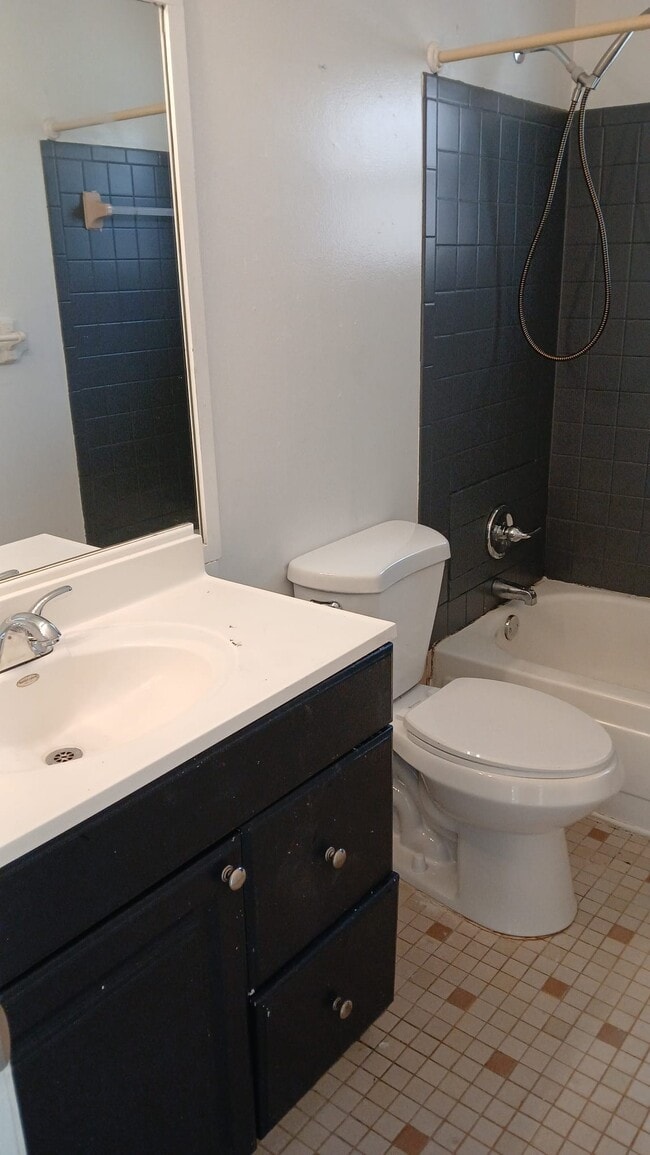 Photo - 1750 SW 21st St Unit 1