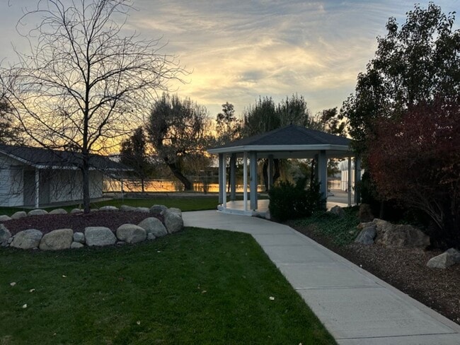 Photo - 3bd 3bth Home-1 Acre on the Water!