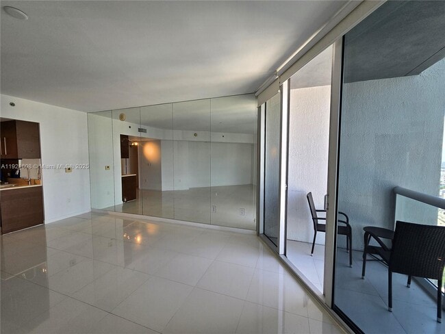 Photo - 475 Brickell Ave Unit 4908
