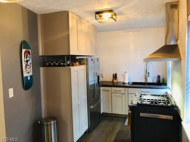 Photo - 2451 Professor Ave