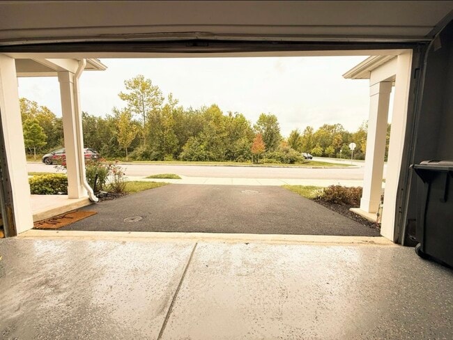 Photo - 119 Livingston Ln