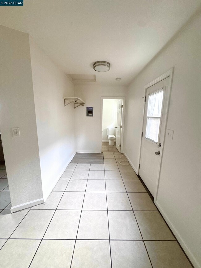 Photo - 416 1/2 N School St Unidad #3