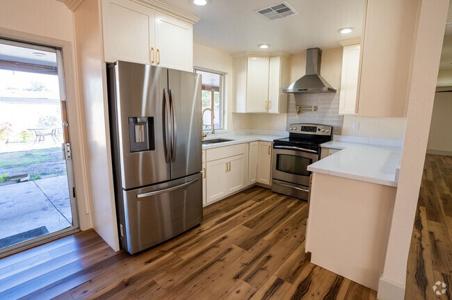 Building Photo - 8428 W Heatherbrae Dr Rental