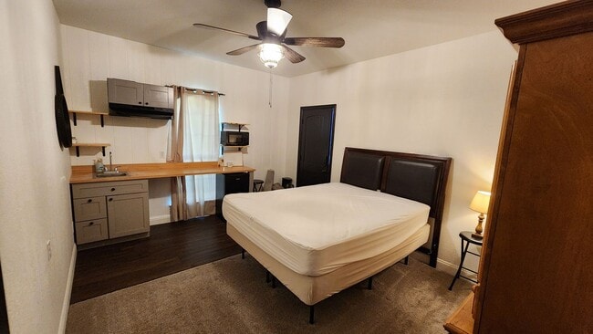 156 Howard Newby Ln Unit Studio B