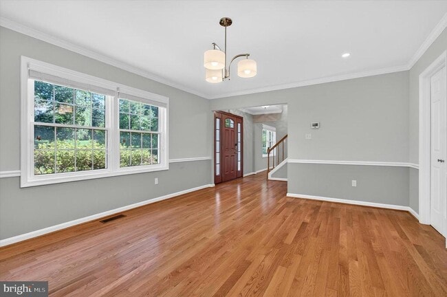 Photo - 8405 Overlook St