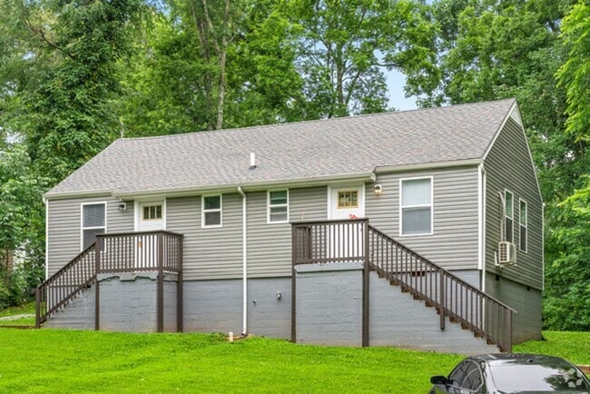 Building Photo - Chamberlain - 4-6 Chestnut Dr Unit 6 Chestnut Dr Rental