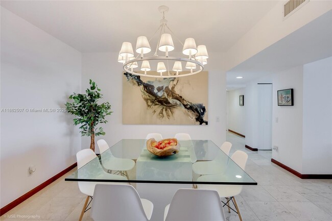 Photo - 21055 Yacht Club Dr Unidad 2401