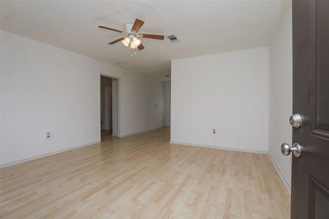 Photo - 5418 Myrtlewood St