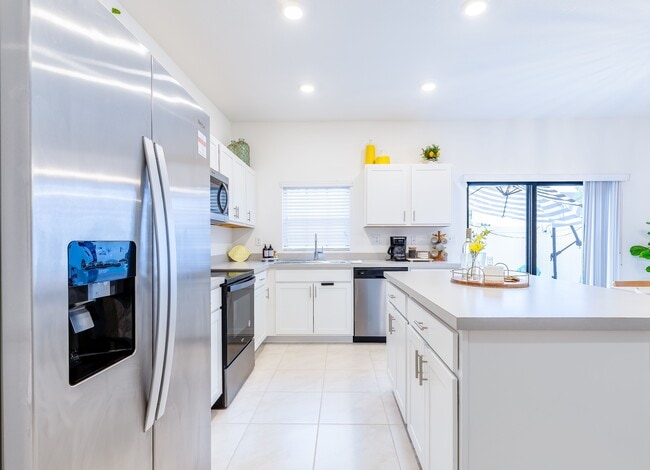 Photo - 1156 SW 6th Ct