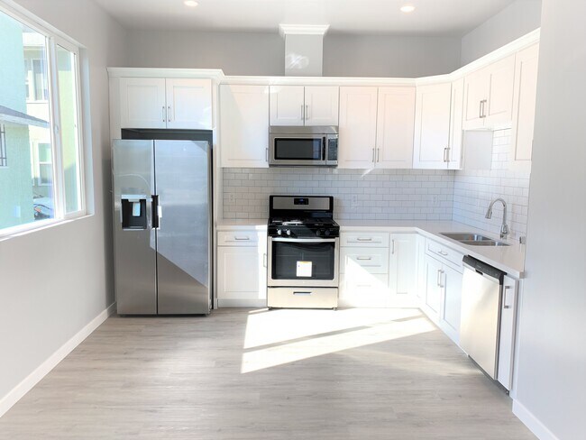 Photo - 1232 Irolo St Apartments Unit 1234 34