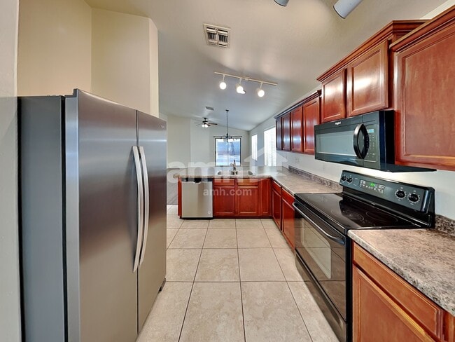 Photo - 2033 W Vineyard Plains Dr