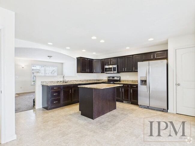 Building Photo - Coming Soon - Spacious 2 Bedroom, 2.5 Bath... Rental