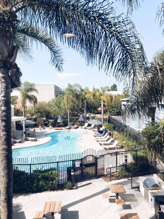 Building Photo - 3504 Shoreline Bluff Ln